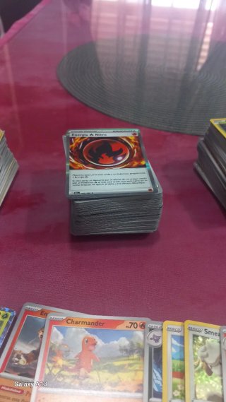 Más de 45o cartas pokemon originales.