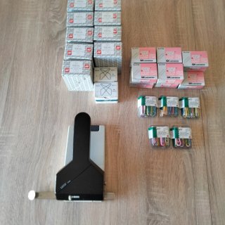 Perforadora de Folios y Cajas de Clips