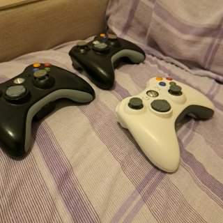 Xbox 360  3 controles 5 juegos (Negociable)