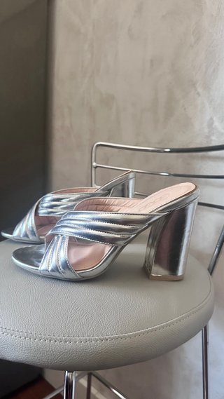 Mules plateados tacón bloque
