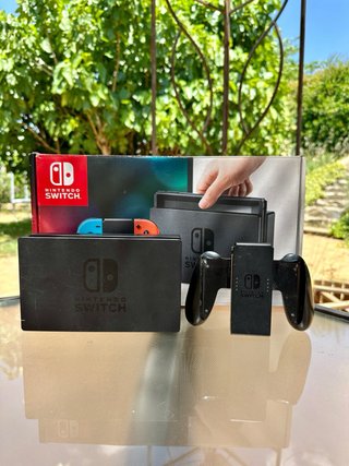 NUOVO | Nintendo Switch con accessori