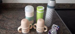 Lote productos bebé: biberones, peluche, termo
