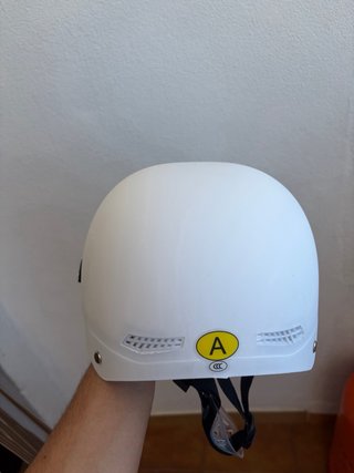 Casco blanco ajustable bici patinete skate