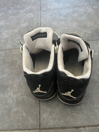 Zapatillas Jordan Negras y Grises