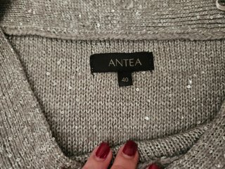 Jersey gris con lentejuelas