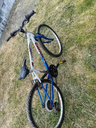 Bicicleta infantil azul