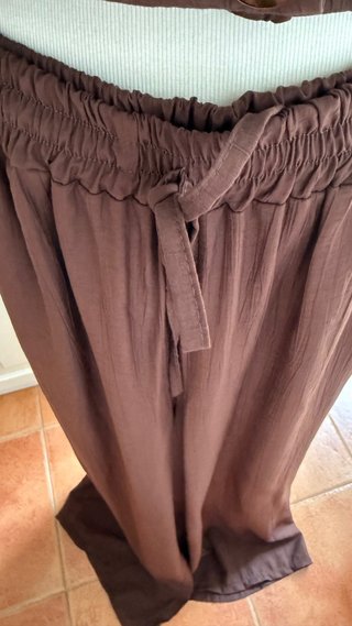 Conjunto marrón pantalón y cazadora
