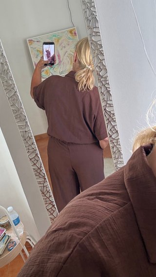 Conjunto marrón pantalón y cazadora