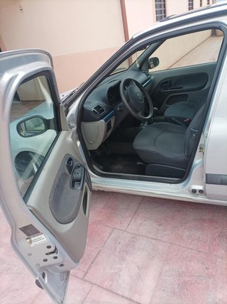 Renault Clio 2004