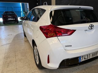 Toyota Auris 2014