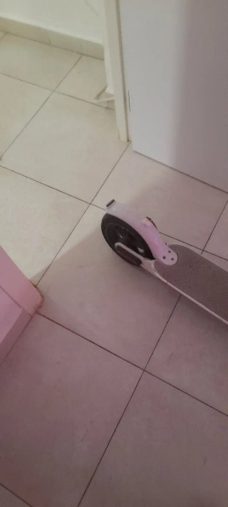 Patinete Eléctrico Blanco y Negro
