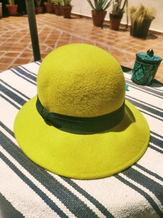 Sombrero verde-amarillo