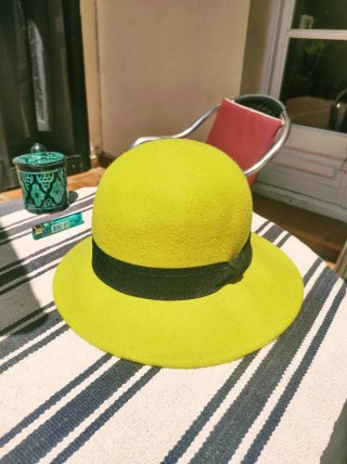 Sombrero verde-amarillo