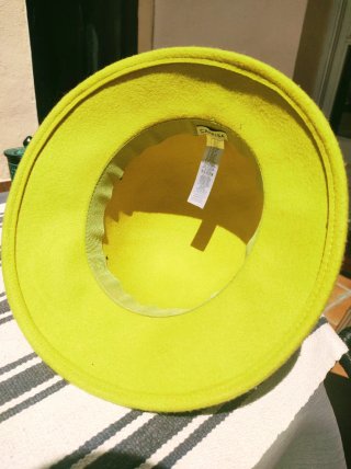 Sombrero verde-amarillo