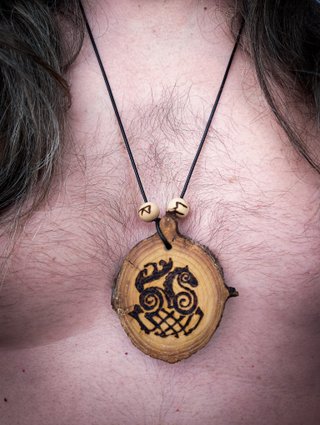 Collana Nordicha - Sleipnir - in Legno Pirografato