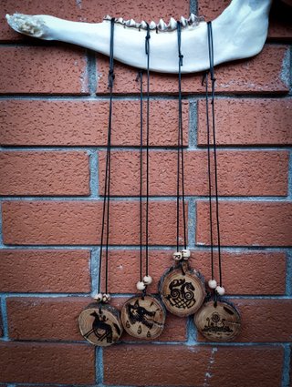 Collana Nordicha - Sleipnir - in Legno Pirografato