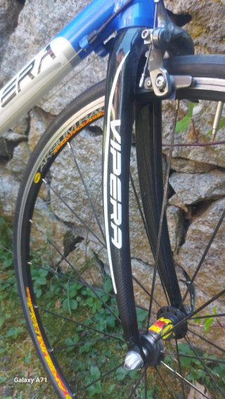 Bicicleta de carretera Vipera R636
