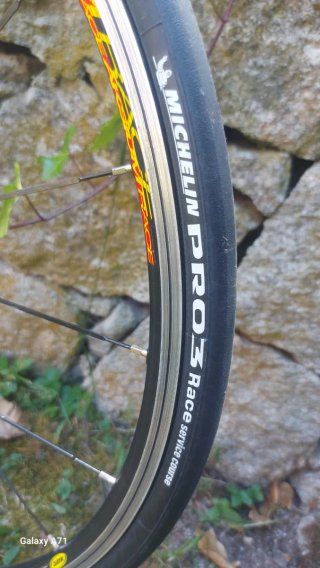 Bicicleta de carretera Vipera R636