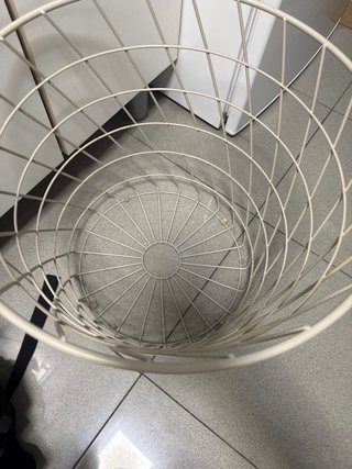 Mesa auxiliar Ikea con almacenaje