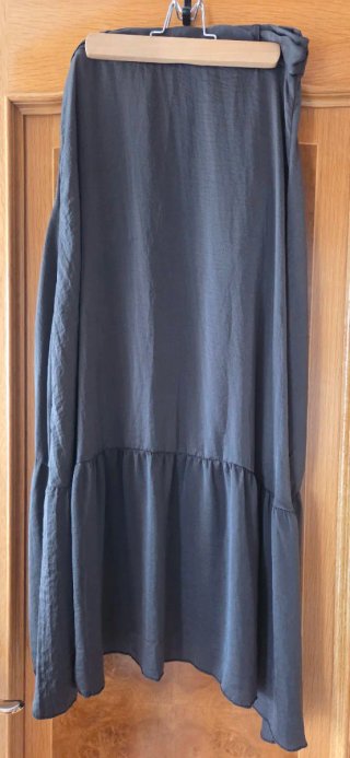 Falda larga gris