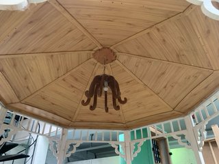 Pérgola redonda de madera