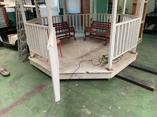 Pérgola redonda de madera