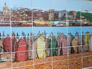 Cuadro de azulejos con paisaje de costa