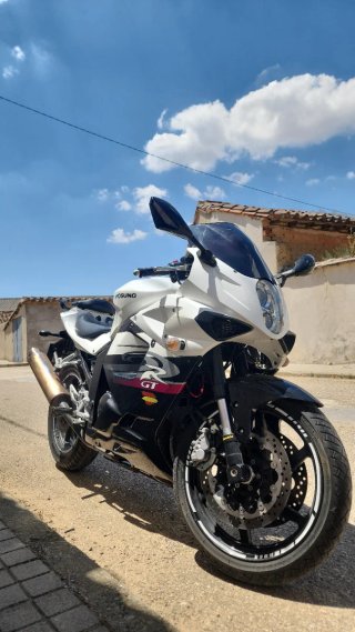 Hyosung GT 250 RI A2