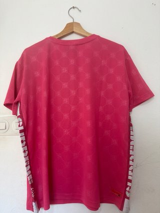 Camiseta Supreme M Rosa Estampada