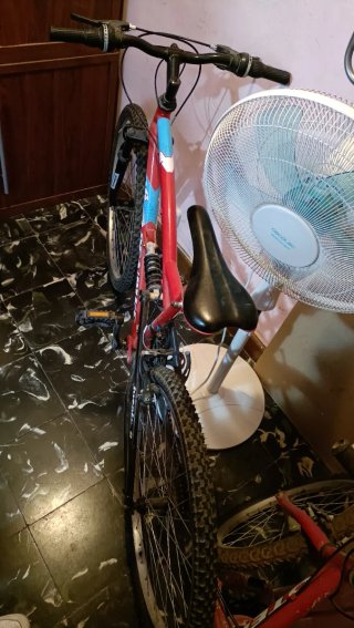 Bicicleta Montaña Roja y Negra