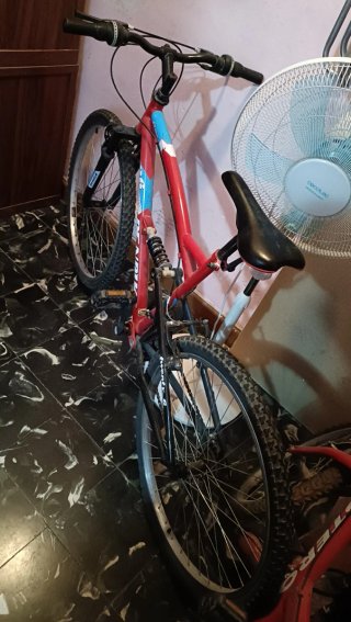 Bicicleta Montaña Roja y Negra