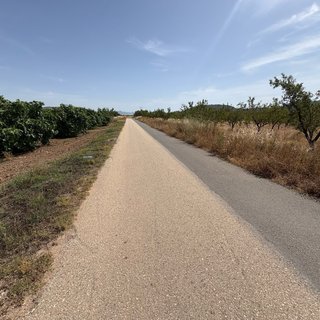 Se vende parcela pequeña con agua en hondon de nie