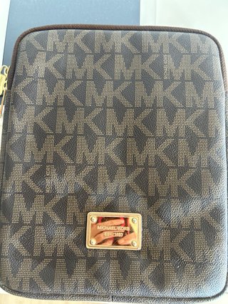 Funda iPad Michael Kors Monogram Marrón