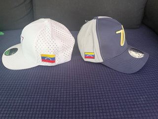 Gorras de béisbol y básquet
