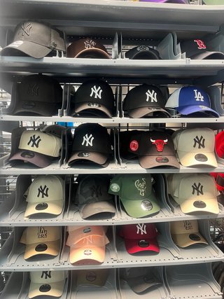 Gorras de béisbol y básquet
