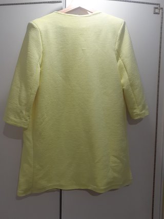 Chaqueta amarilla manga francesa