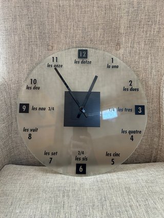 Reloj de pared moderno
