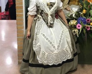Manteleta de encaje para baile