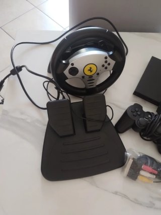 PlayStation 2 Slim + Volante Ferrari