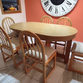Mesa comedor y 6 sillas roble claro