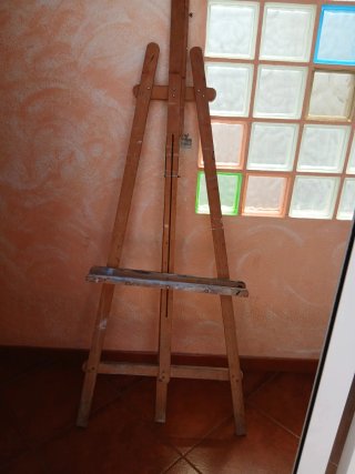 Caballete de pintura de madera