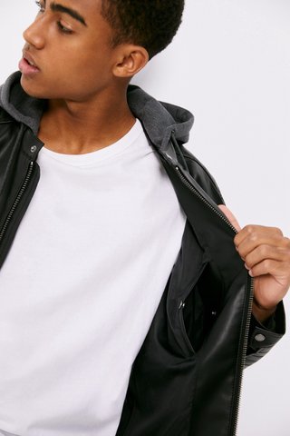 Campera Cuero Springfield Negra Talle M