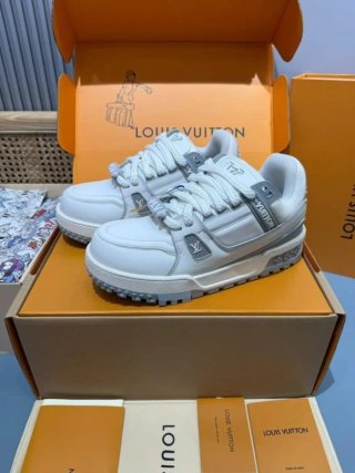 Zapatillas Louis Vuitton Grises y Blancas