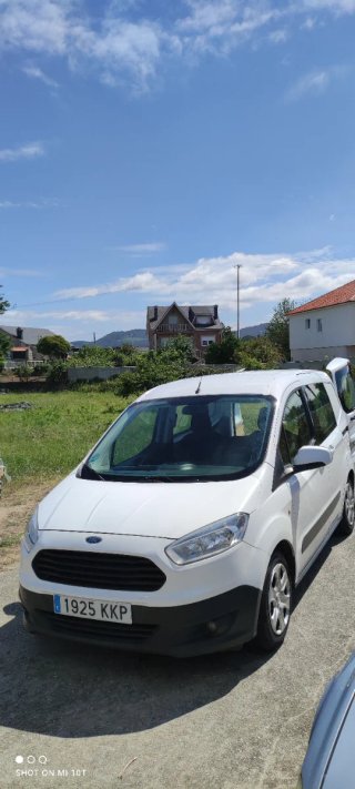 Ford E-Tourneo Courier 2018