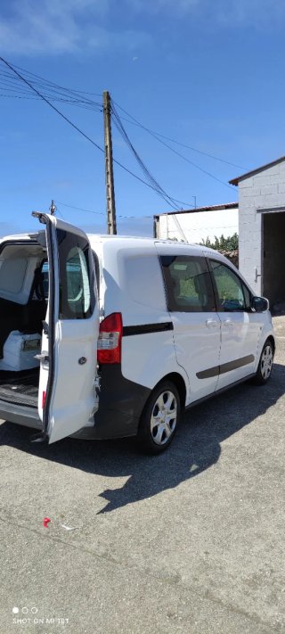 Ford E-Tourneo Courier 2018