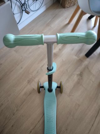 Patinete 3 ruedas muy buen estado