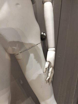 Maniquí articulado blanco