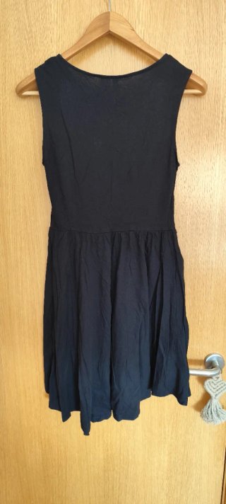 Vestido negro sin mangas