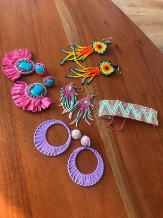Lote pendientes y pulsera
