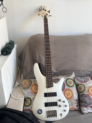Bajo Ibanez Soundgear SR300 Activo con Hipshot